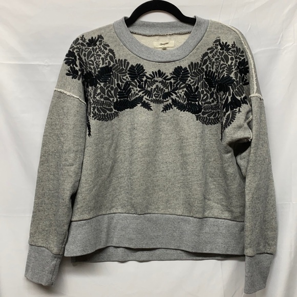 Madewell Sweaters - Madewell embroidered black flowers sweatshirt sml